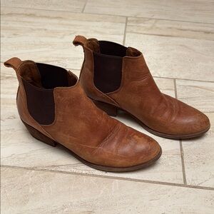 Frye Womens Brown Leather Chelsea Boots